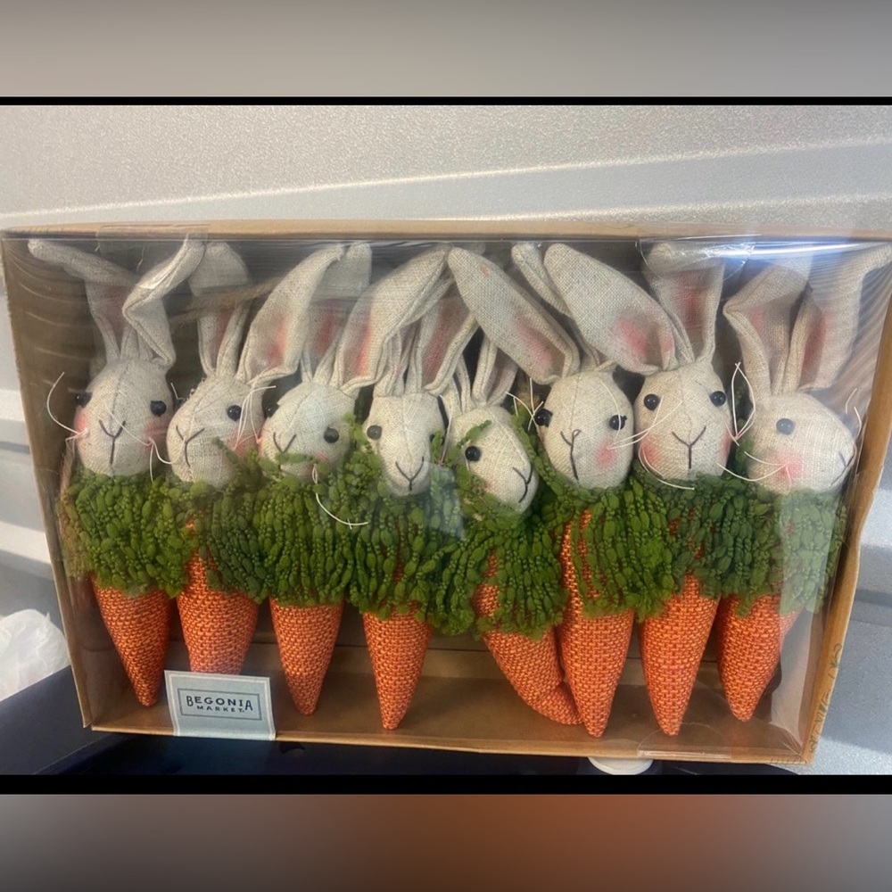 Begonia Market Burlap Carrot Bunny Garland - 6’ Brand new